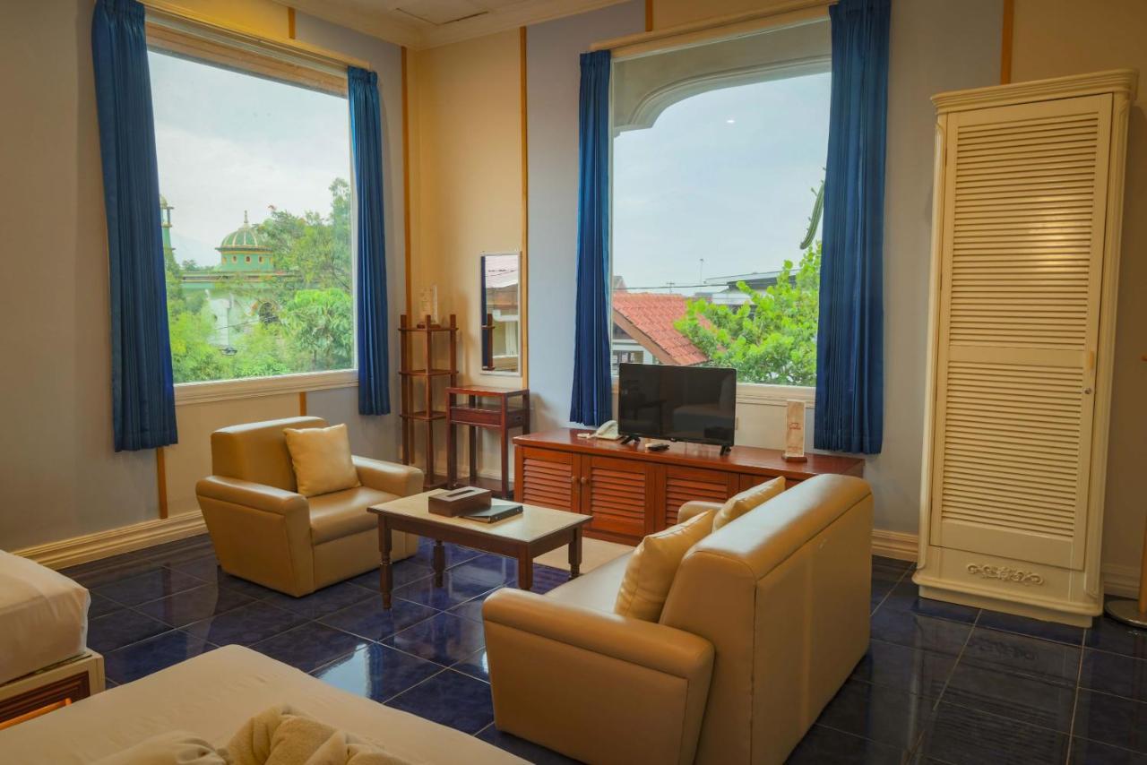 แฟมิลี โฮเต็ล กราเดีย 2 Hotel บาตู ภายนอก รูปภาพ