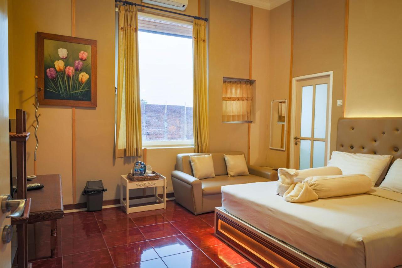 แฟมิลี โฮเต็ล กราเดีย 2 Hotel บาตู ภายนอก รูปภาพ