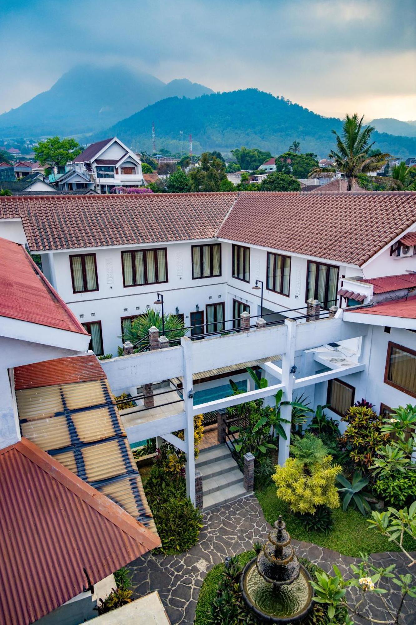 แฟมิลี โฮเต็ล กราเดีย 2 Hotel บาตู ภายนอก รูปภาพ