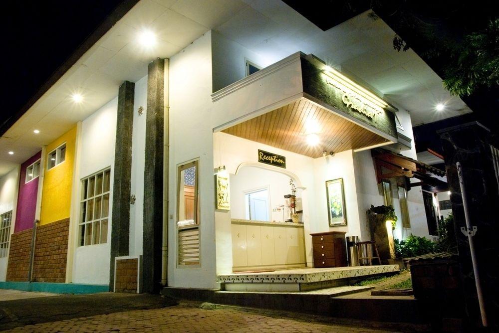 แฟมิลี โฮเต็ล กราเดีย 2 Hotel บาตู ภายนอก รูปภาพ